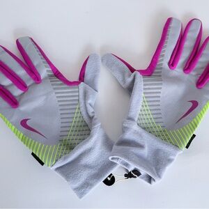 Nike Light Gray and Magenta Gloves Size Small Women’s Touchscreen Gloves